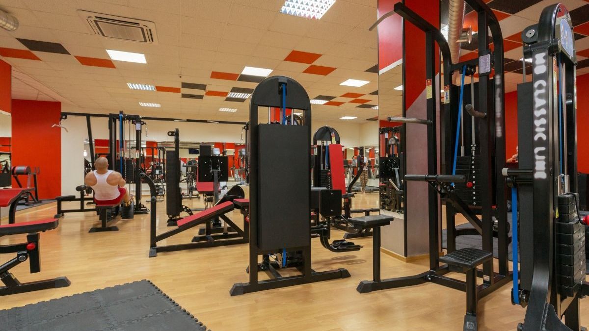 Gym chains: How they work, benefits & top trends